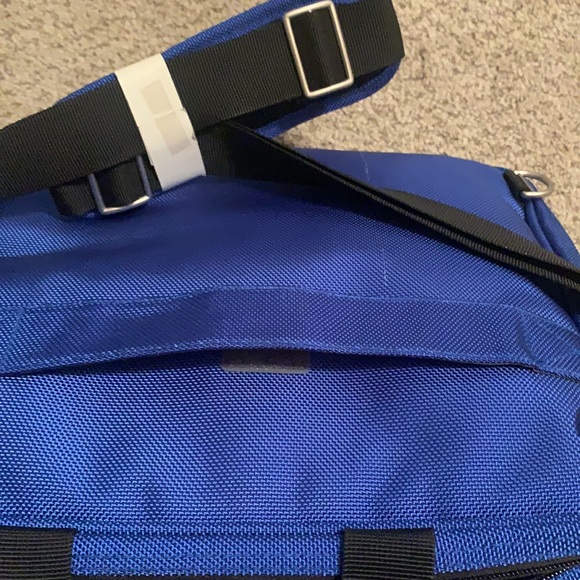 Brand New Nine West Blue Travel Bag Never Used With Original Tags! Vintage 15 yo - Picture 6 of 16